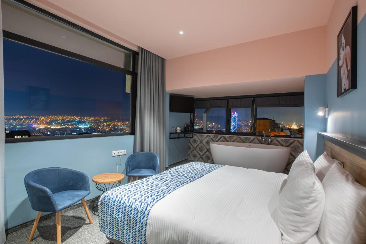 Deluxe Double or Twin Room with City View